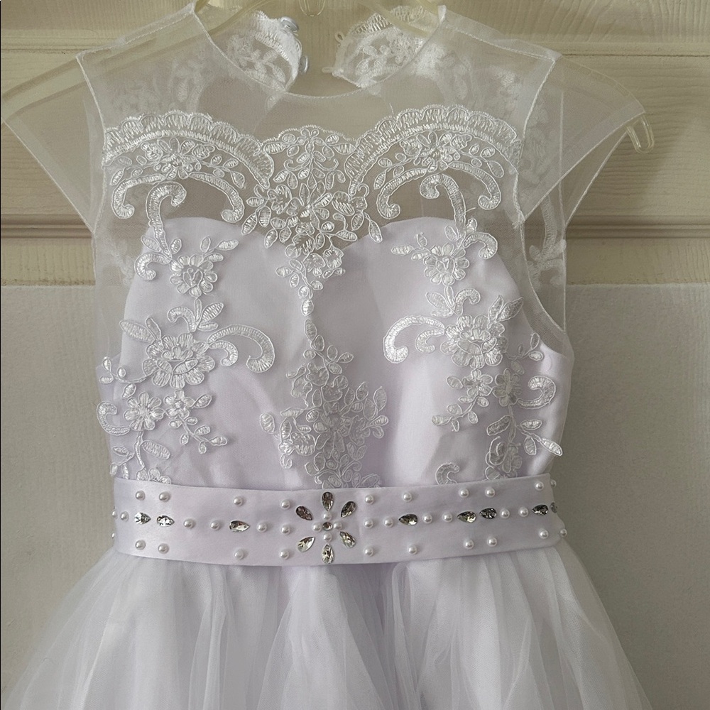 Elegant White Lace girls  Dress